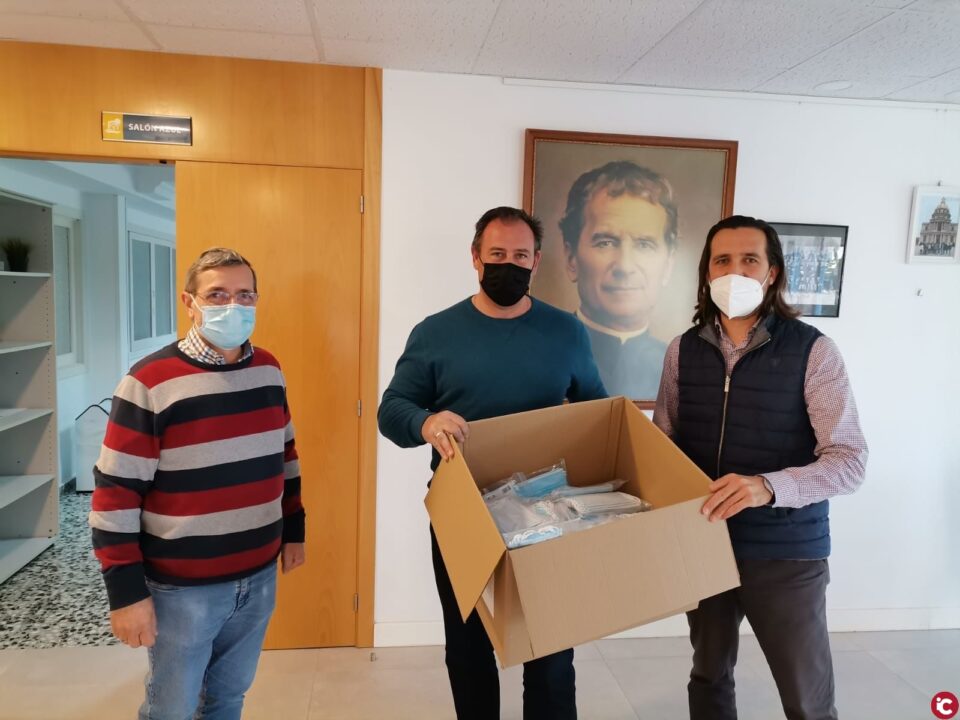 El Ayuntamiento de El Campello reserva miles de mascarillas para los institutos