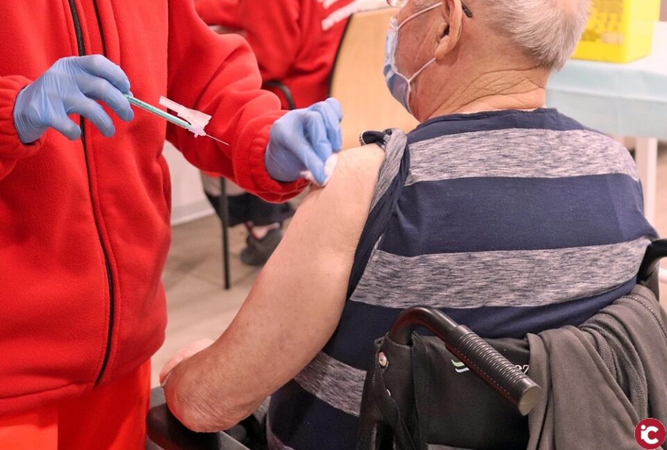 Todas las residencias de la Comunitat Valenciana han recibido ya la vacuna contra la COVID-19