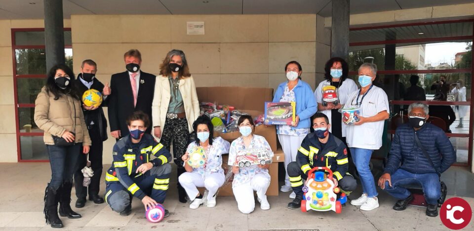 La Fundación Cocineros sin fronteras han donado juguetes al Hospital General