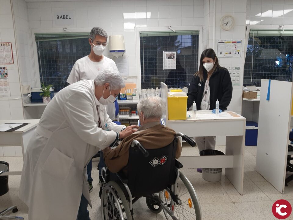 Petrer inicia hoy la vacunación a los mayores de 90 años