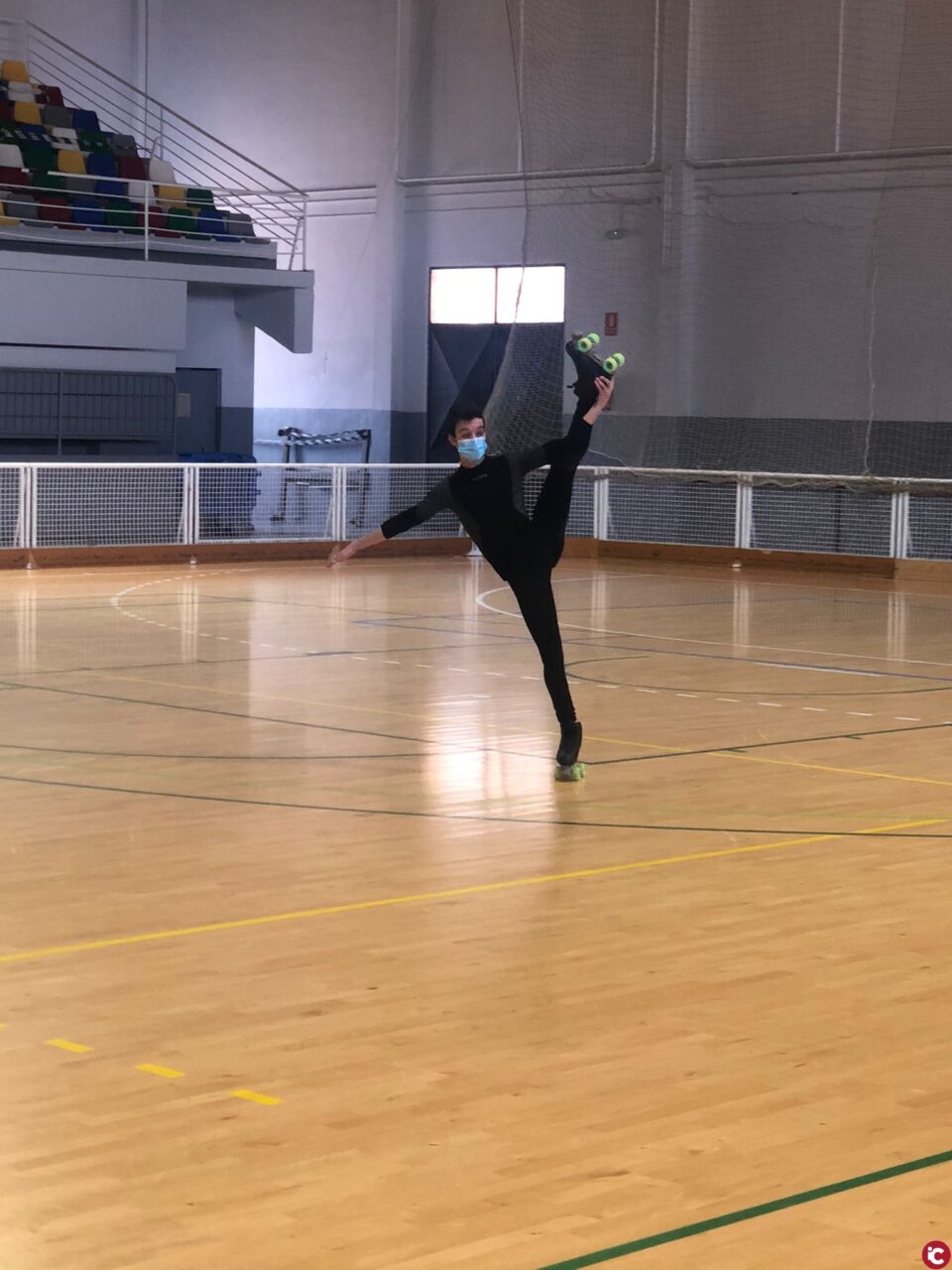 El patinador profesional alicantino