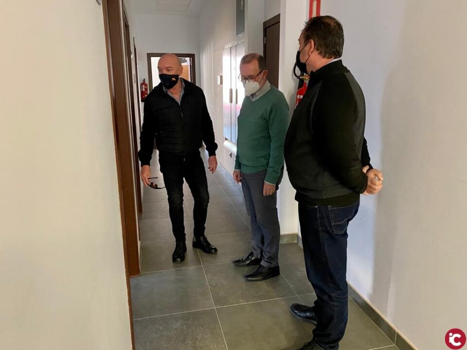 Finaliza la obra de cambio de pavimento del edificio de la Policía Local