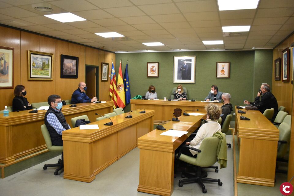 Petrer ayudará a conseguir la certificación de artesanos a los profesionales y pymes del ámbito festero para que se puedan acoger al plan Resistir
