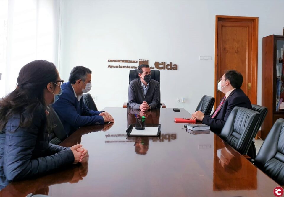 José Ángel Camisón es nombrado nuevo director de la Escuela Universitaria de Relaciones Laborales de Elda