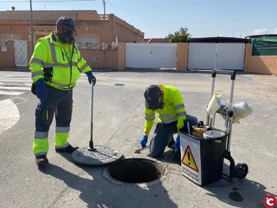 Arranca la campaña de desinsectación y desratización en el alcantarillado municipal de El Campello