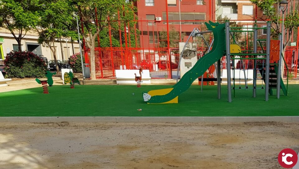 Elda reabre los juegos infantiles y espacios deportivos de los parques públicos y retoma las actividades extraescolares