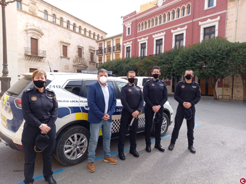 Los cuatro nuevos oficiales de la Policía Local toman posesión de su nuevo cargo