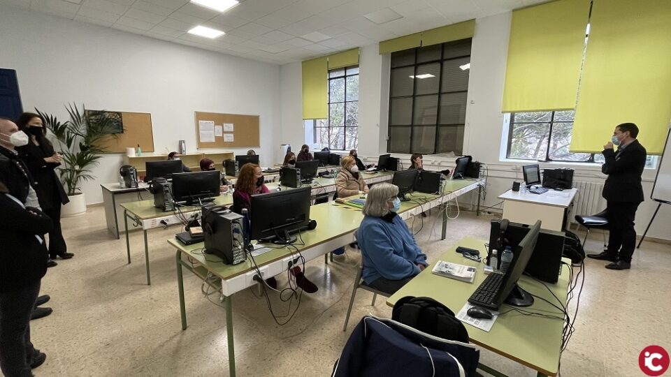 Les alumnes del taller docupació Format Alcoi completaran la seua formació treballant a lAjuntament