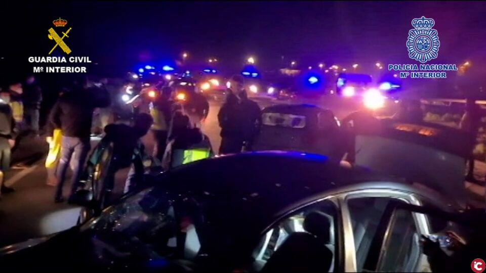 La Policía Nacional y la Guardia Civil detienen a seis personas y esclarecen 131 delitos de robo cometidos en naves industriales de Alicante
