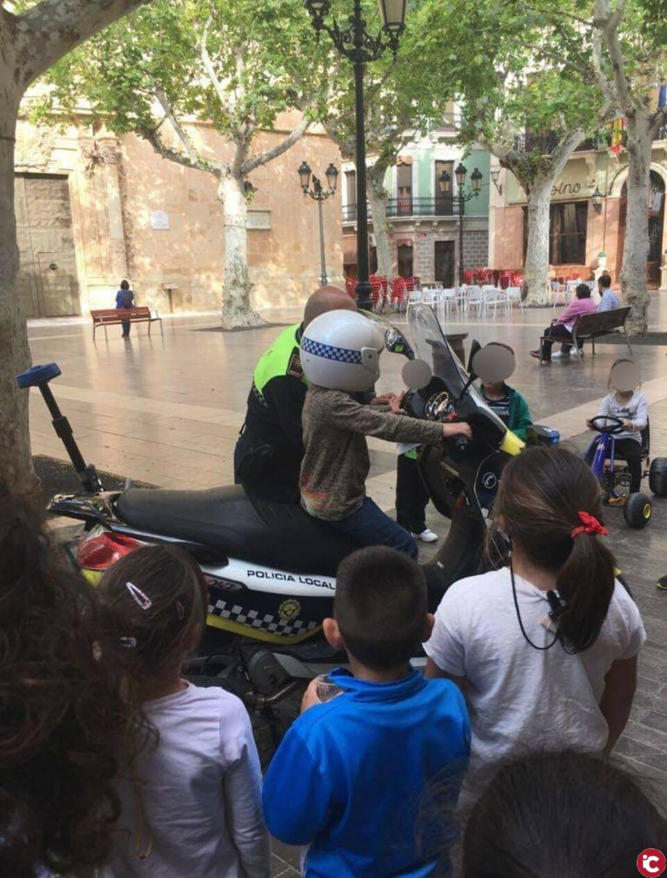 Aspe pone en marcha el Voluntariado de patrullas escolares