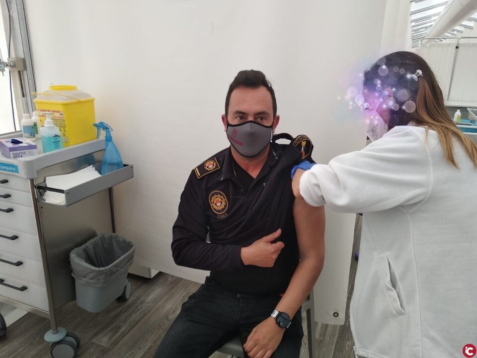 La plantilla de Policía Local de Aspe se vacuna contra el Covid-19