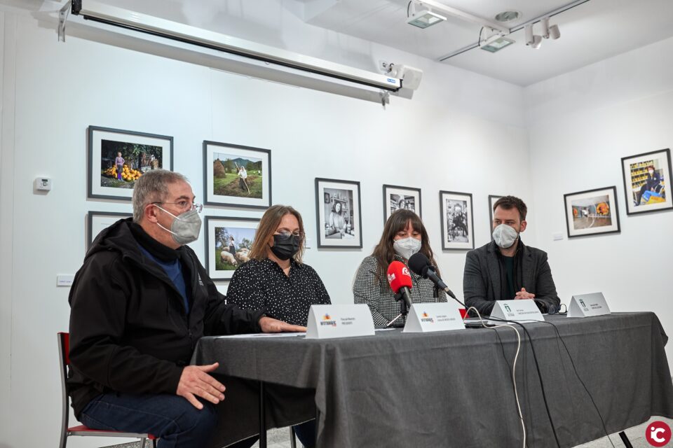 Exposición fotográfica "De mujer a mujer"