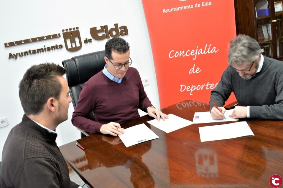 El Ayuntamiento de Elda y el Centro Excursionista Eldense firman un convenio para el desarrollo de actividades deportivas