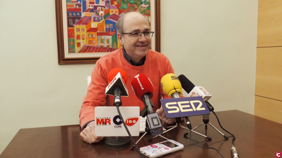 La comisión de seguimiento de la piscina se reúne para mejorar mejorar su rentabilidad
