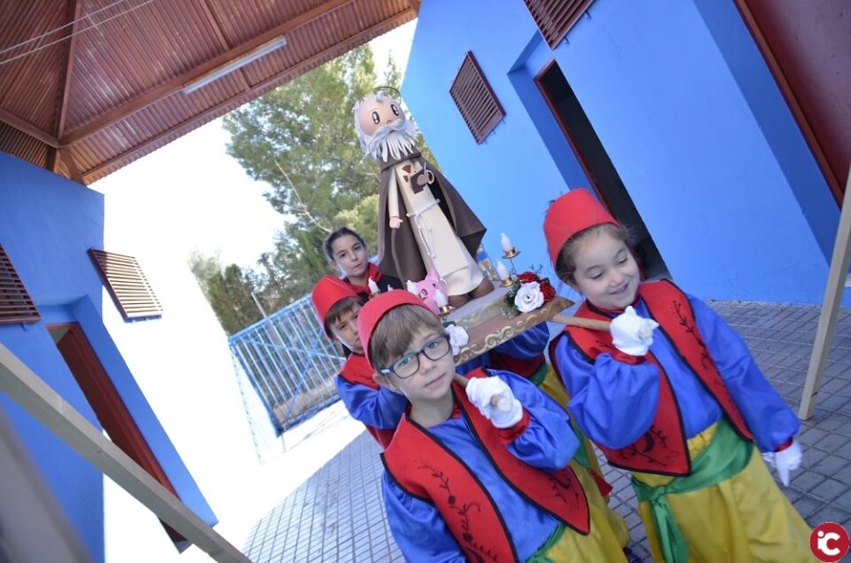 El CEIP Juan rico y Amat celebra San Antón en el cole