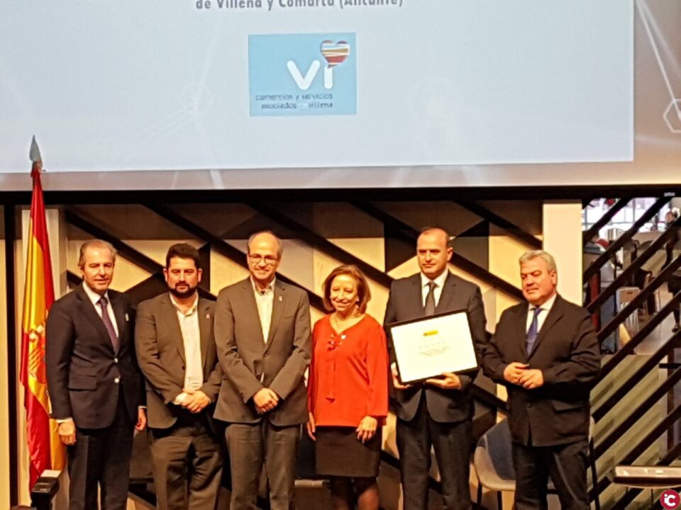 Villena recoge el premio como Centro Comercial Abierto en Madrid