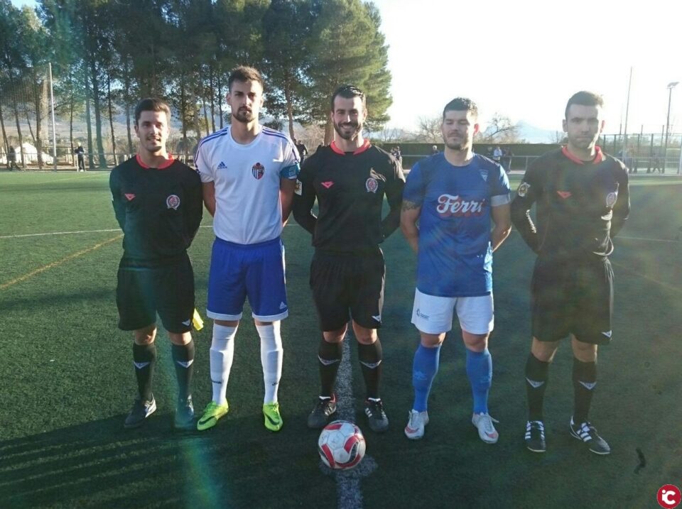 El Villena C.F. empata ante el Torrevieja tras remontar un 0-2 en contra