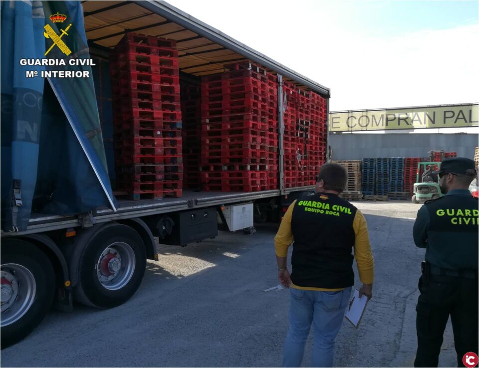 La Guardia Civil detiene a 3 personas e investiga a otras 8 por el robo de más de 4300 palés en la provincia de Alicante