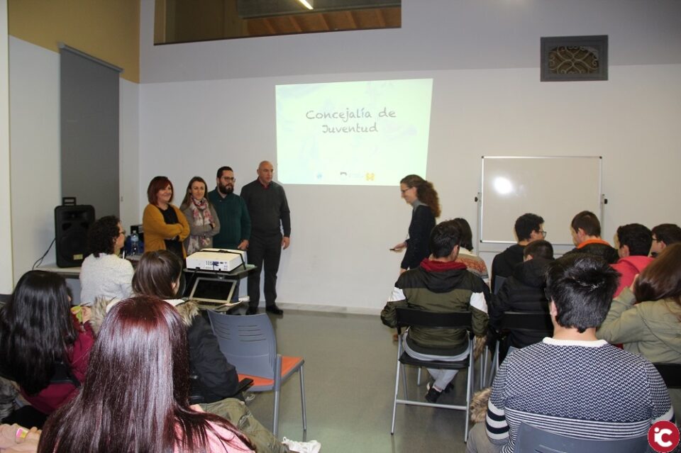 600 alumnos reciben asesoramiento para su futuro académico y laboral en el centro municipal Los Molinos