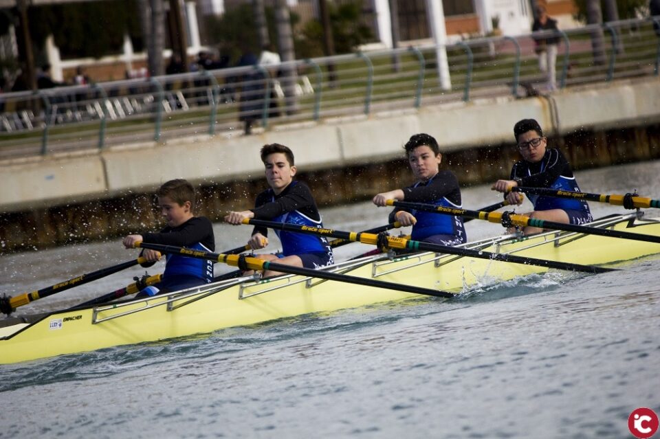 Mas de 140 remeros se estrenan en la competición en Gandía