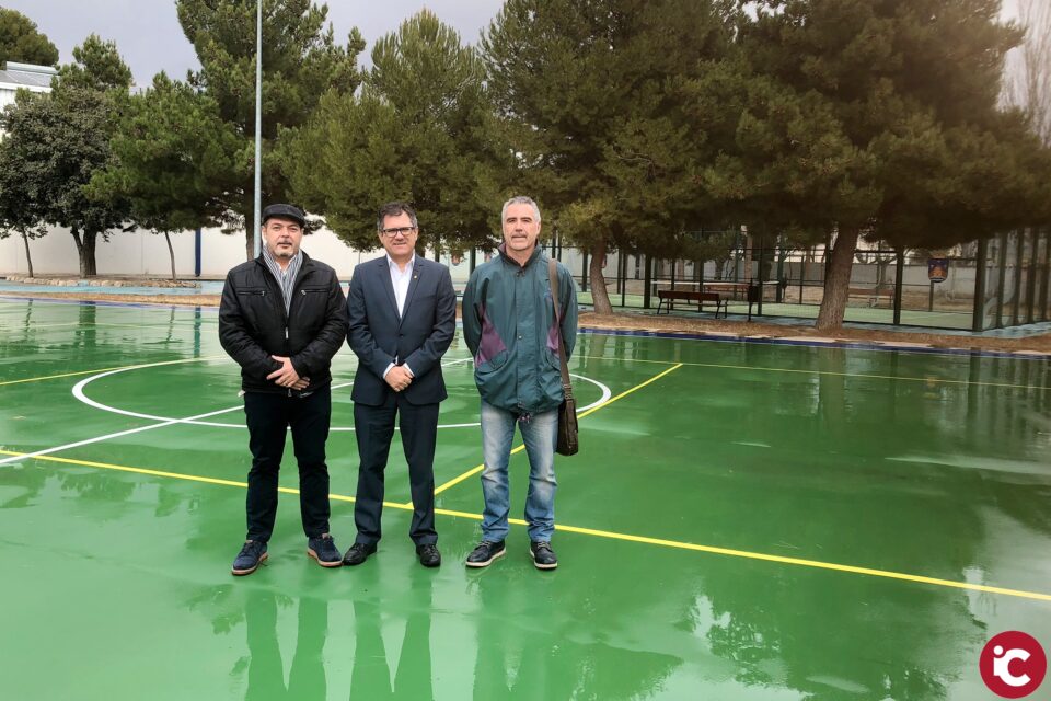 La Diputación de Alicante invierte más de 40.000 en la mejora de las instalaciones deportivas de Algueña y Salinas.