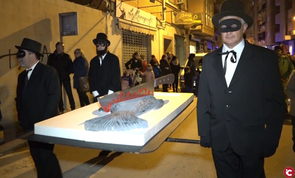 Terminan los carnavales con el "entierro de la sardina"