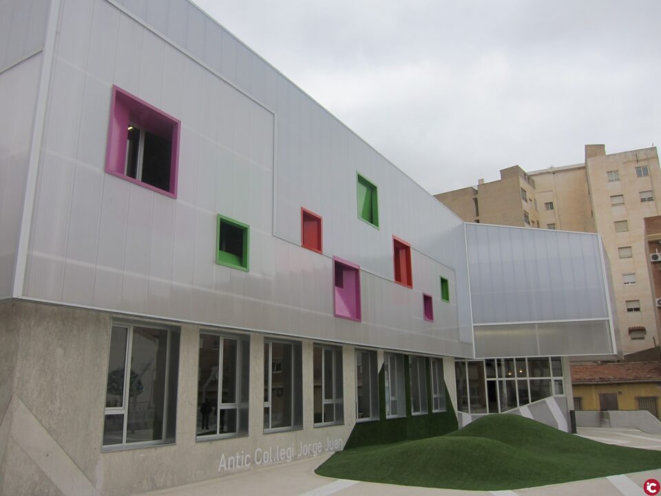 Alumnos de Secundaria participan en el Programa Aula Compartida en el Casal de la Joventut