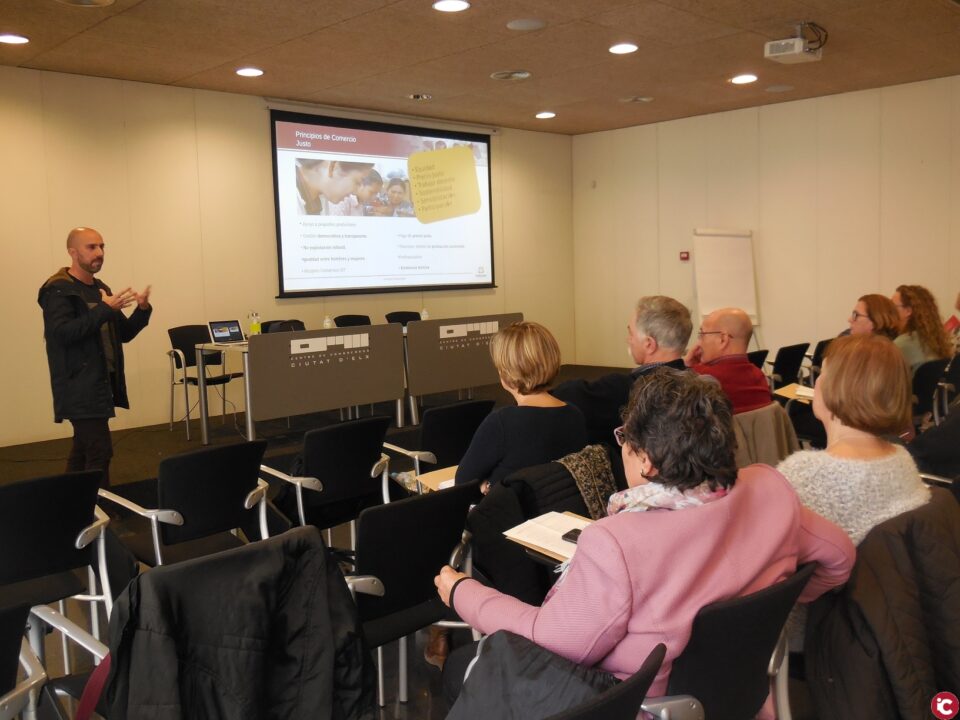 Los Ayuntamientos de Sant Vicent del Raspeig y Elda se unen a otros municipios para incluir cláusulas éticas en los contratos públicos
