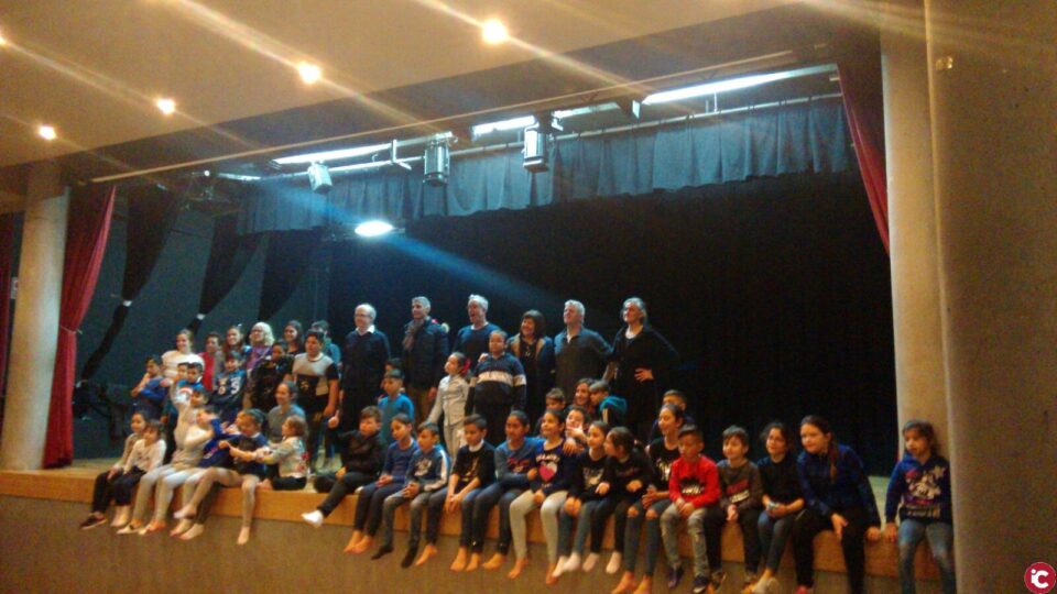 Danza y teatro comunitario en el colegio Santa Teresa