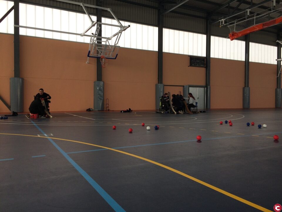Boccia y Slalom en el Polideportivo de San Jerónimo
