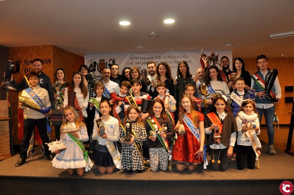 Entrega de zapatos al Museo del Calzado de algunos de los zapatos o botas lucidas en los días grandes de la fiesta en el pasado mes de junio