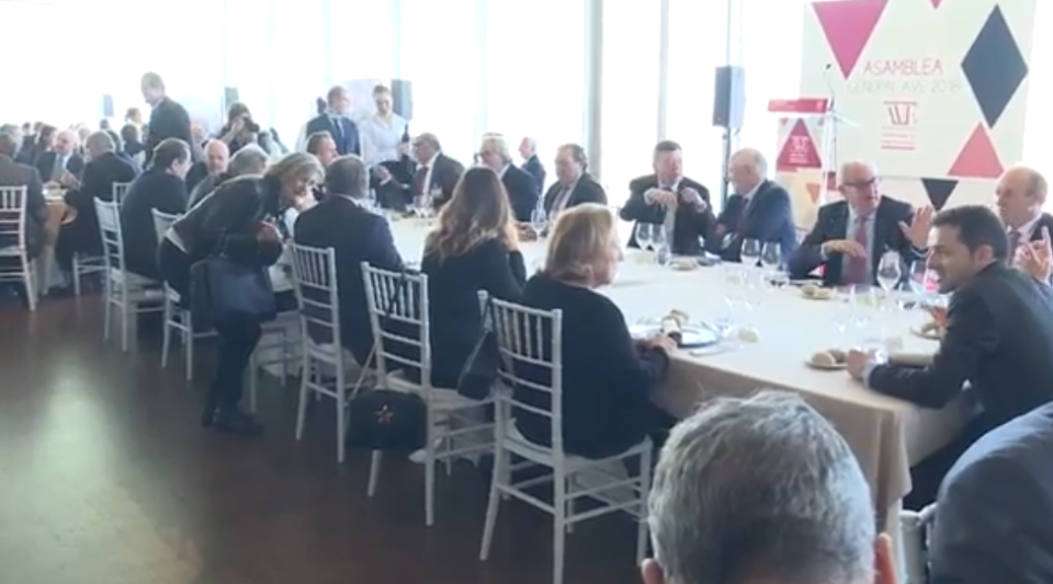 Puig destaca el bon moment de l'empresa valenciana i advoca pel diàleg