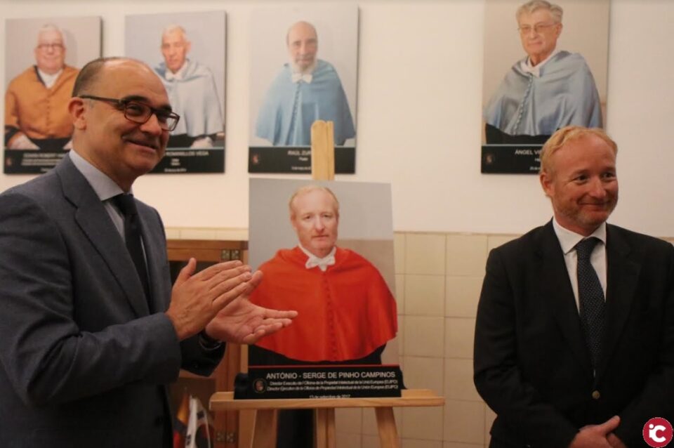 La Universitat d'Alacant incorpora el retrat d'Antonio Campinos a la sala de doctors honoris causa