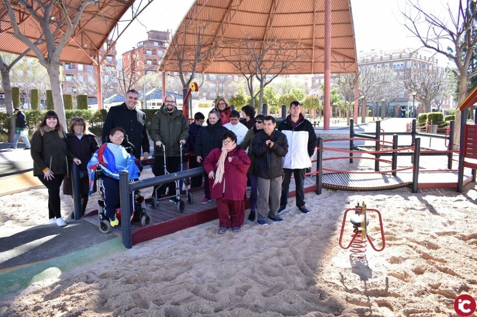 Juegos infantiles adaptados y accesibles en El Campet