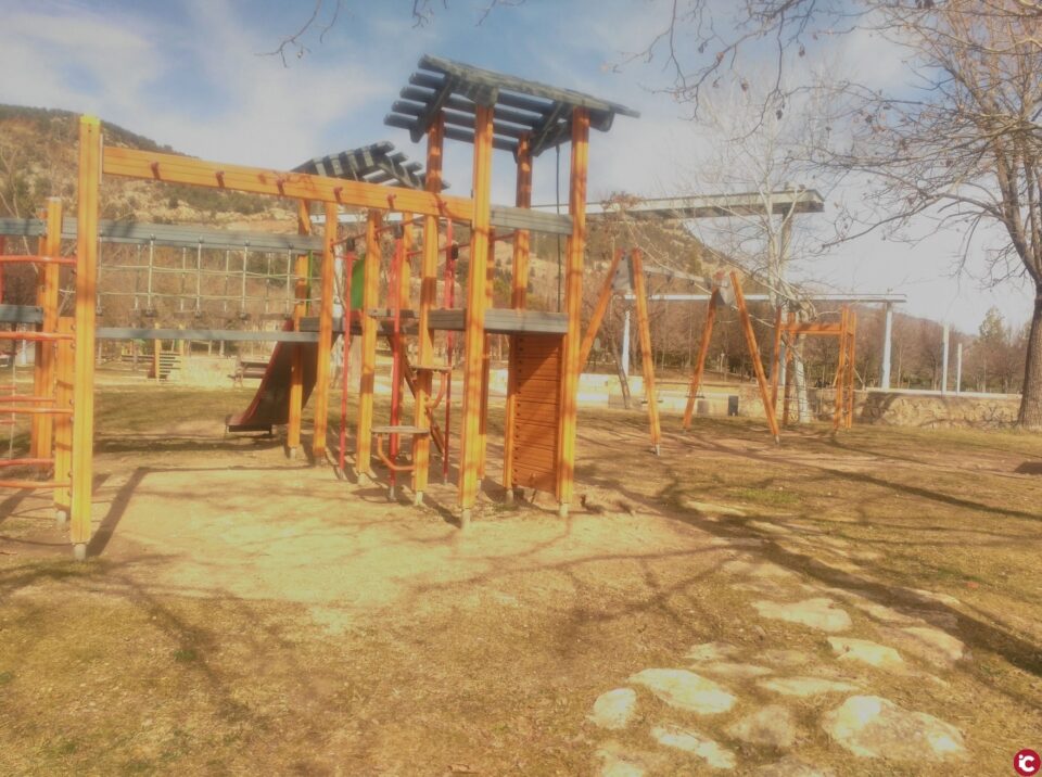 El parc de Batoi veurà millorada la seua zona de jocs