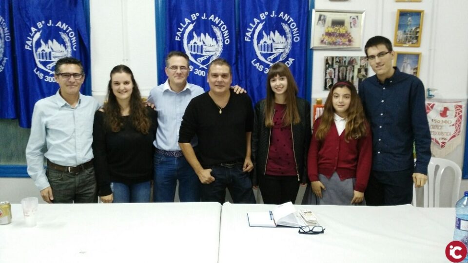 Visitamos el taller del artista fallero Antonio Ruano