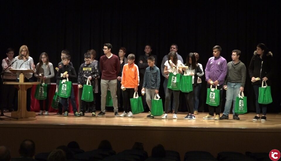 Entrega de premios del concurso de dibujo "Cómo compro un euro"
