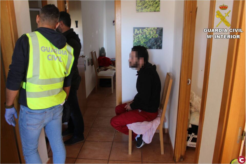 La Guardia Civil esclarece medio centenar de delitos con la detención de 6 personas en Elche