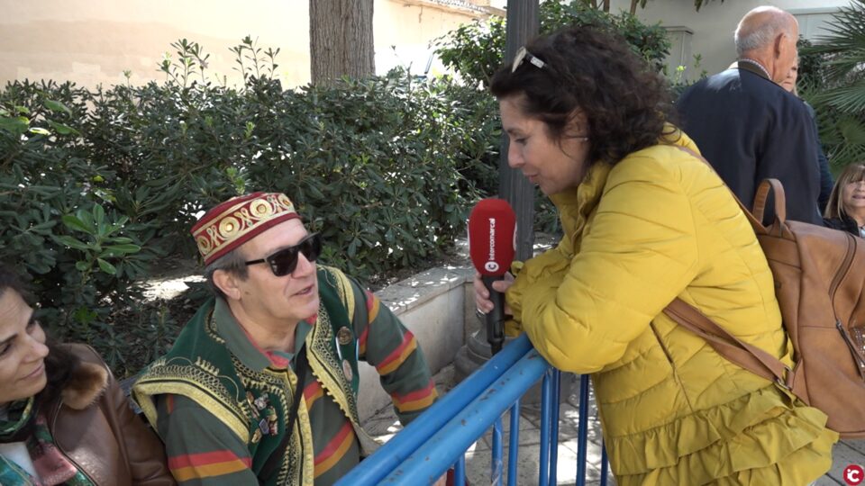 Almuerzo festero en los cuarteles y Embajada Humorística en las Fiestas de Villafranqueza