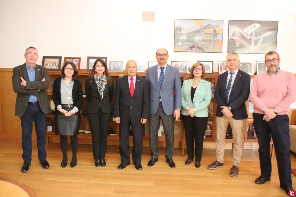 La UA reforça les seues relacions amb Llatinoamèrica a través d'un conveni amb el Tecnológico de Antioquía