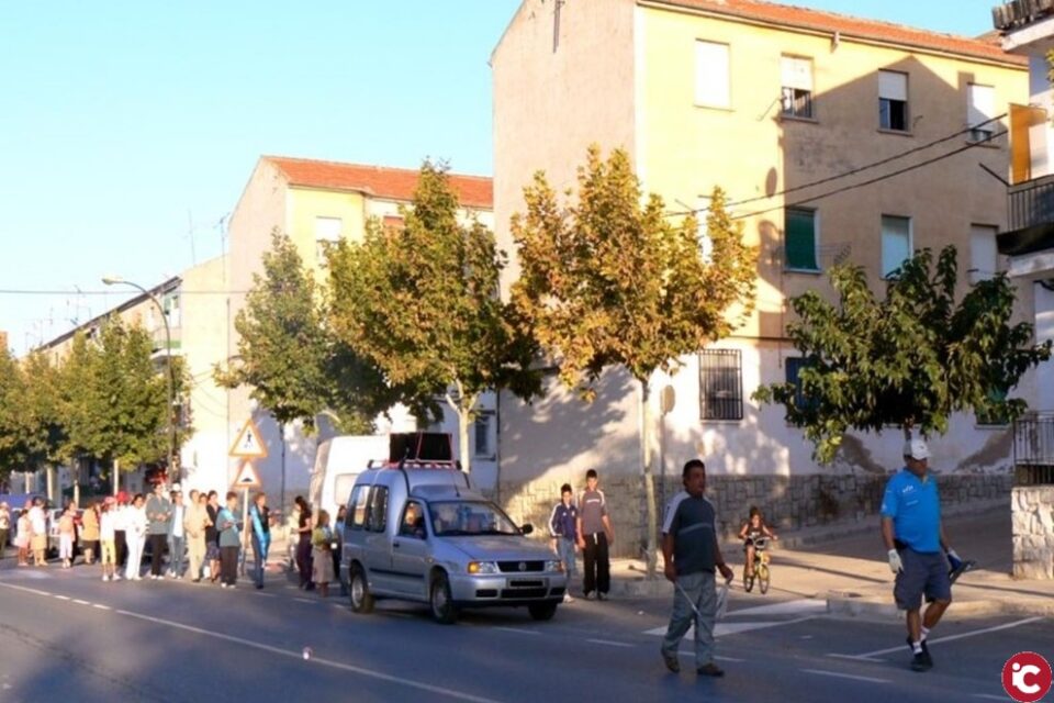 El punto de lectura del barrio de San Francisco en Villena ofrece numerosos servicios