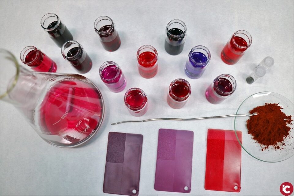 La Universitat d'Alacant desenvolupa una innovadora família d'agents colorants per a plàstics