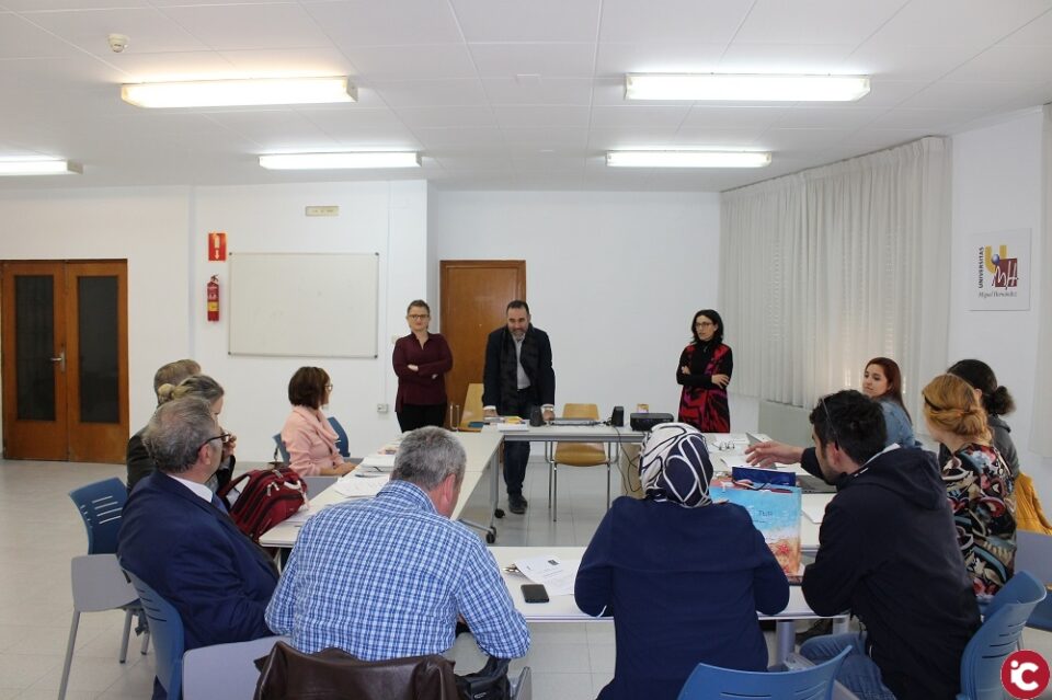 Encuentro en Ibi sobre el programa educativo de cooperación internacional FEPDIS