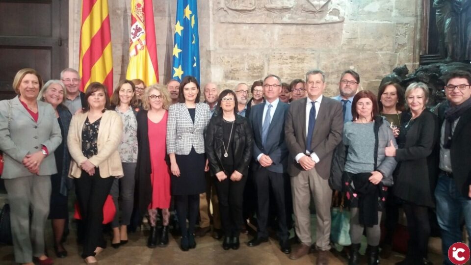 La Generalitat coordinará el trabajo entre consellerias y sociedad civil para atender integralmente la salud mental