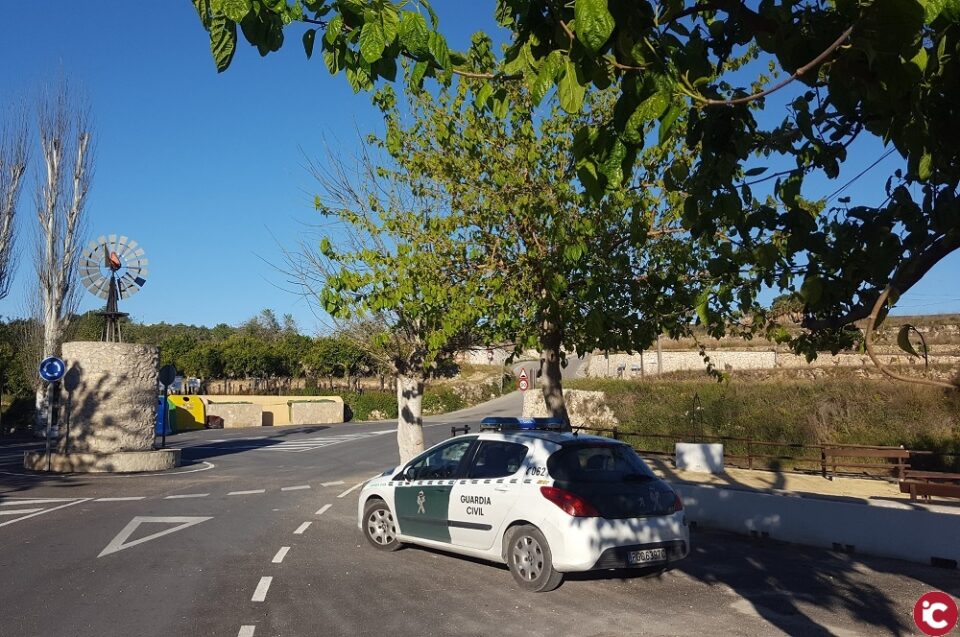 La Guardia Civil esclarece 122 delitos de estafa bancaria tras descubrir los datos personales y bancarios de 14.000 personas durante una operación en Moraira