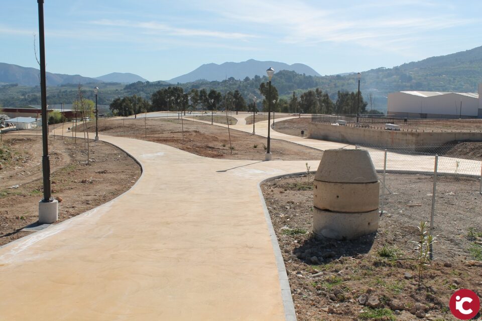Lantic abocador del Polígon Industrial Cotes Baixes ja és una zona verda