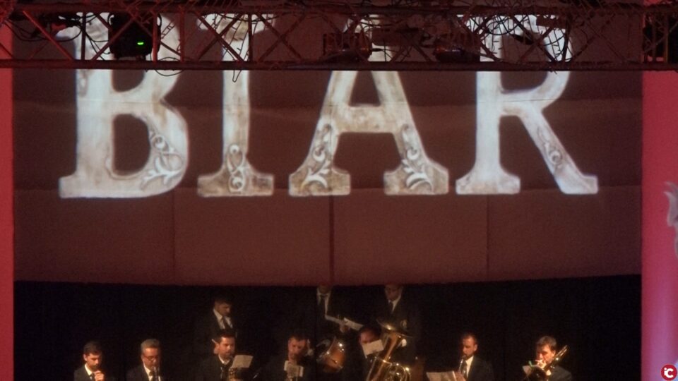 Pregó de Festes a càrrec d'En Cristóbal Torres Albero i presentació del Cartell i de la Revista de Festes per En José Luis Sellés Sanjuán