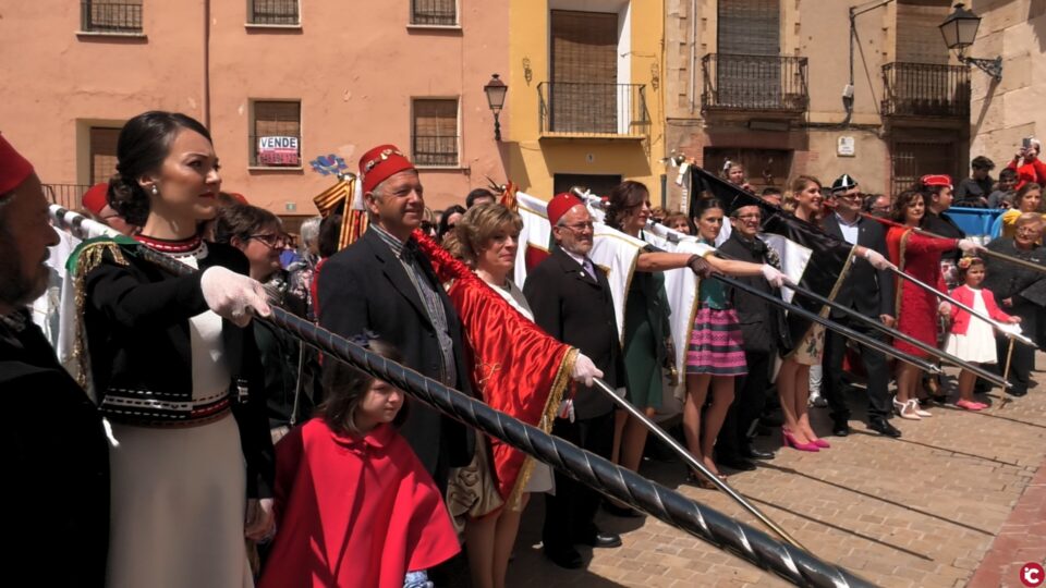 Biar dona inici a les festes amb trons i banderes al dia de Sant Vicent
