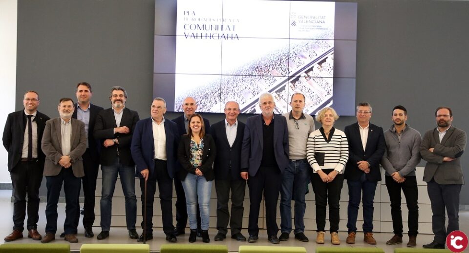 Alicante reivindica que es el único gran aeropuerto de España sin una conexión con una línea de ferrocarril y se concentrará en la estación para exigir más inversiones del Estado