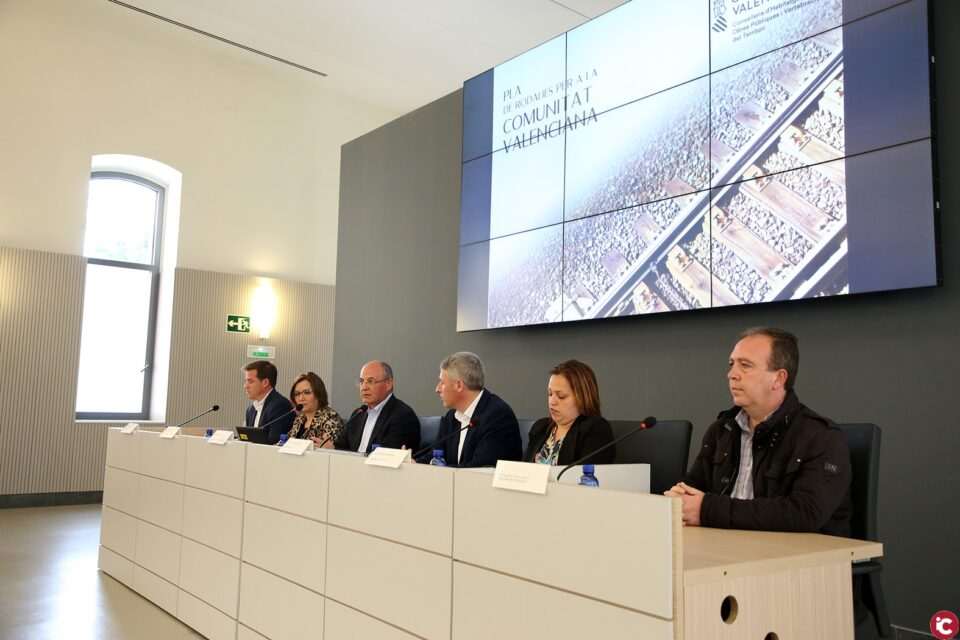 Villena se une para exigir mayores inversiones para la red de Cercanías